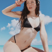 Nadinebreaty 