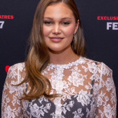 Olivia Holt 