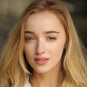 Phoebe Dynevor