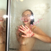 Phoebe Tonkin 