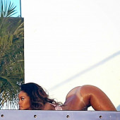 Rihanna leaked nudes