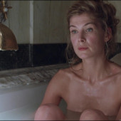 Actress rosamund pike nude
