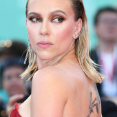 Scarlett Johansson braless