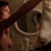 Sigourney Weaver naked scene