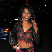 Sinitta Renet Malone braless