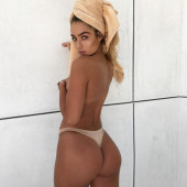 Sommer Ray topless