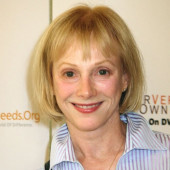 Nackt sondra locke 30 Extremely