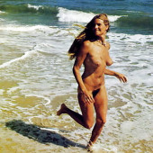 Susan Backlinie 