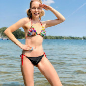 Theresia Fischer bikini