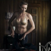 Yvonne Strahovski 