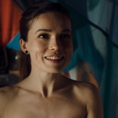 Zoe Moore 