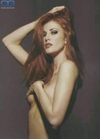 Angie Everhart 