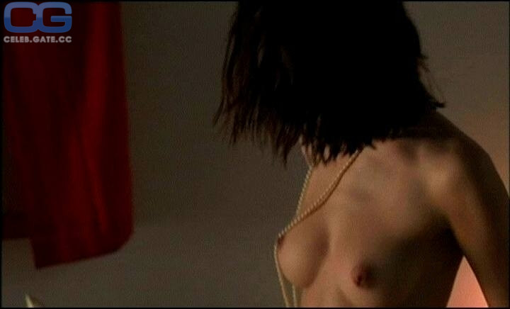 Amick topless madchen Mädchen Amick