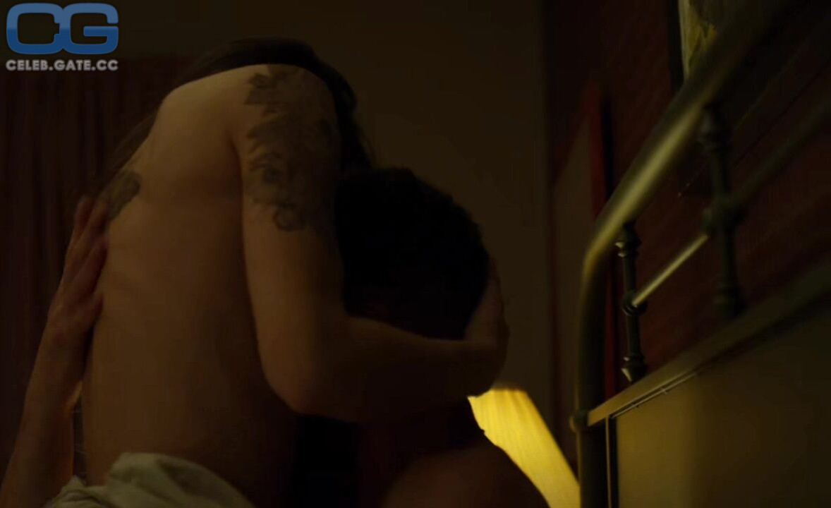 Alexa Davalos 