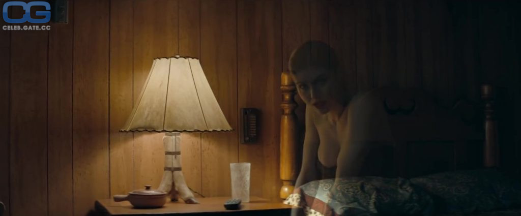 Alexandra Daddario nude scene