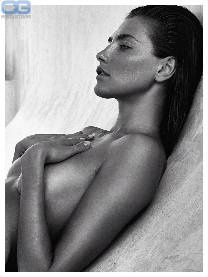 Alina Baikova topless