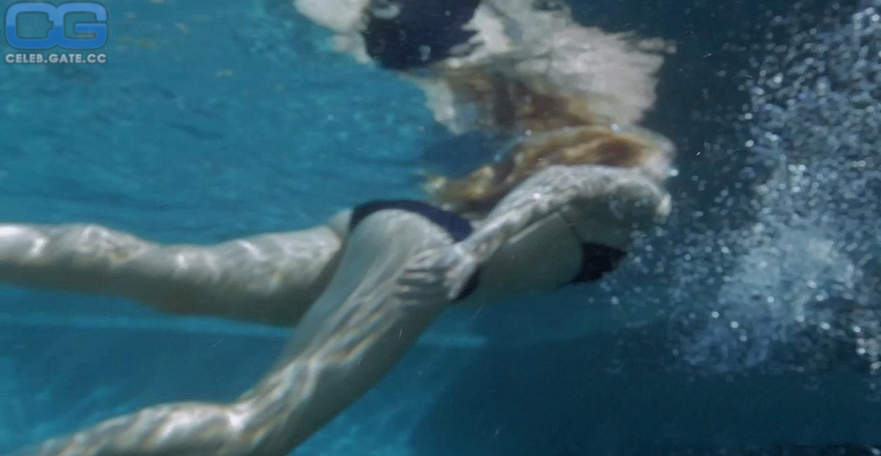 Amanda Schull 