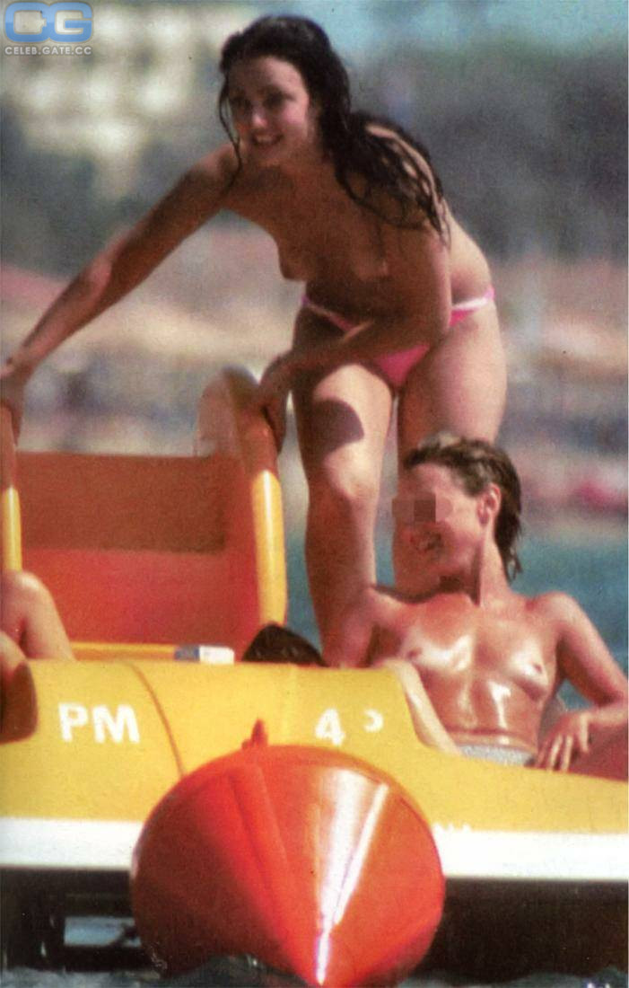 Ambra Angiolini 