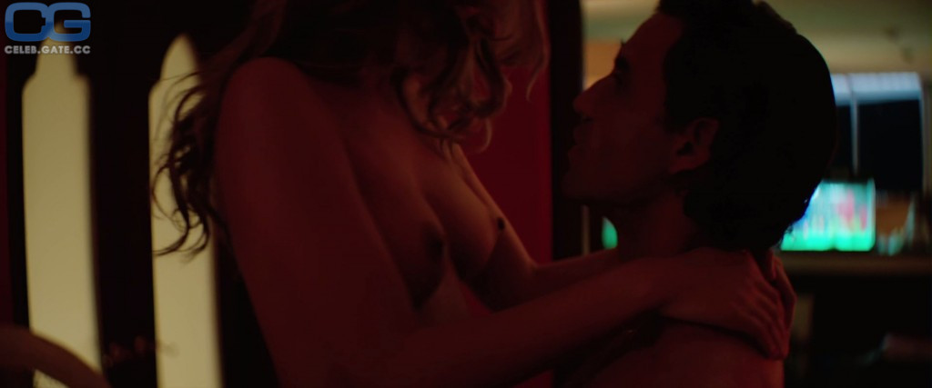 Ana de Armas sex scene