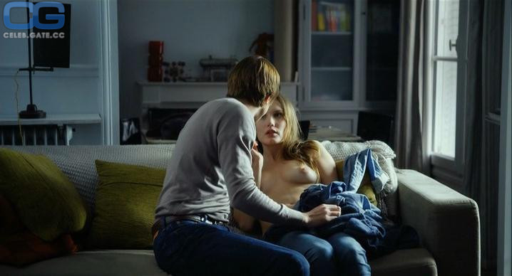 Ana Girardot 