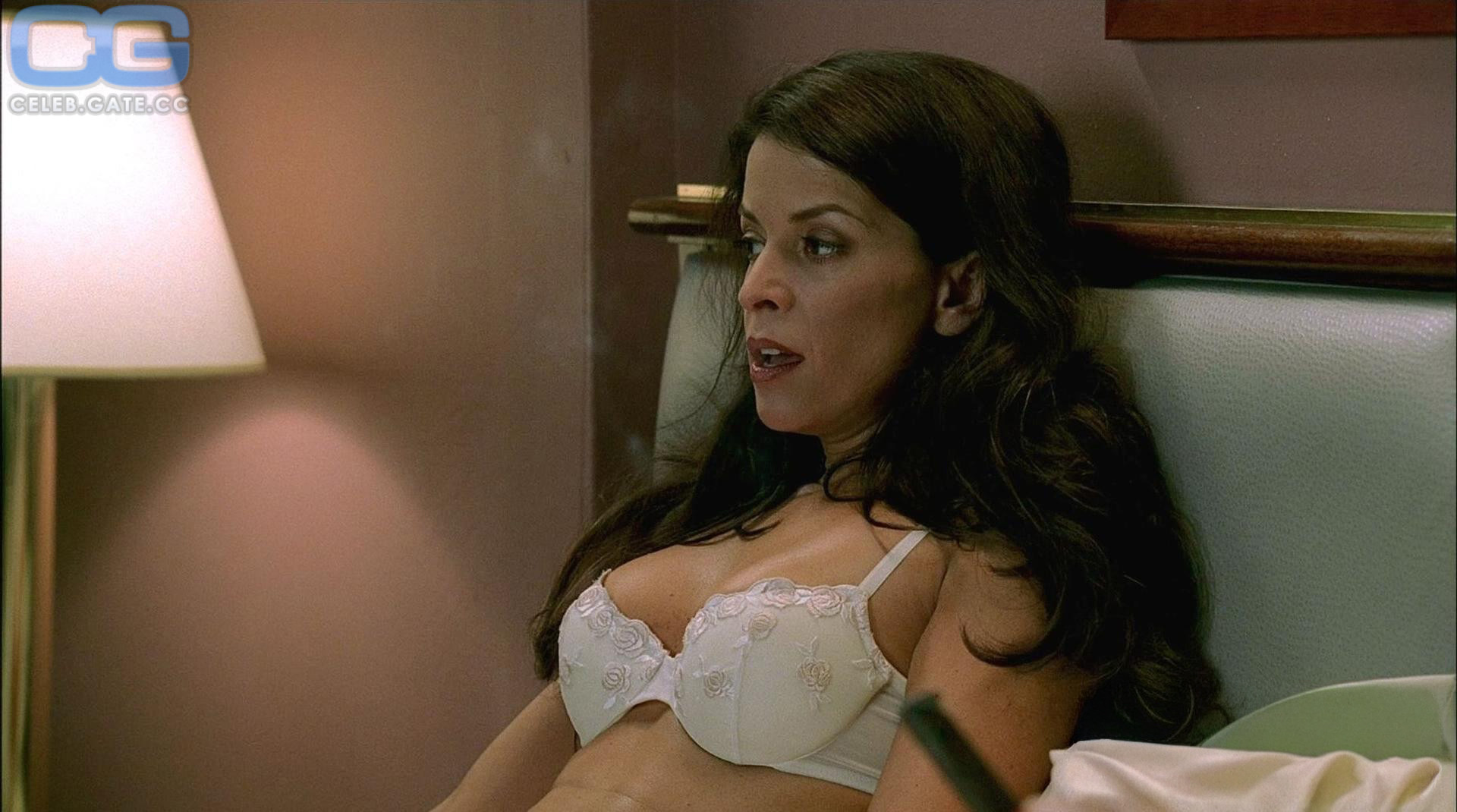 Annabella Sciorra 