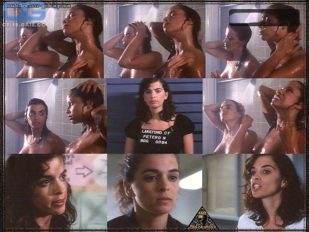 Annabella Sciorra 