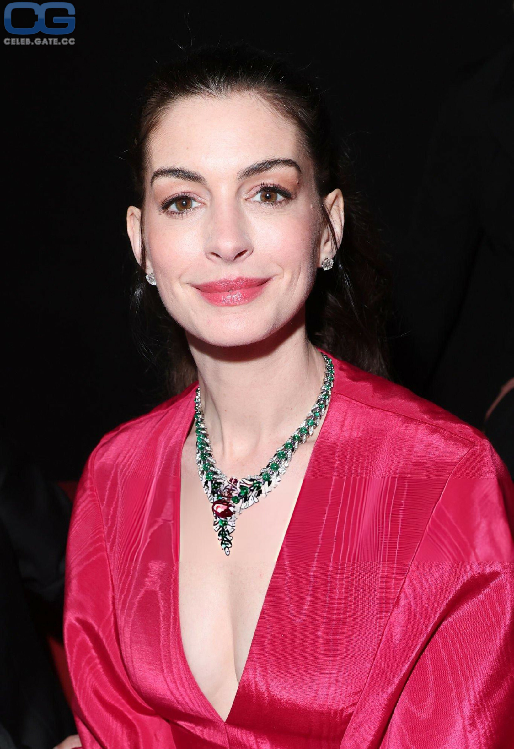 Anne Hathaway 
