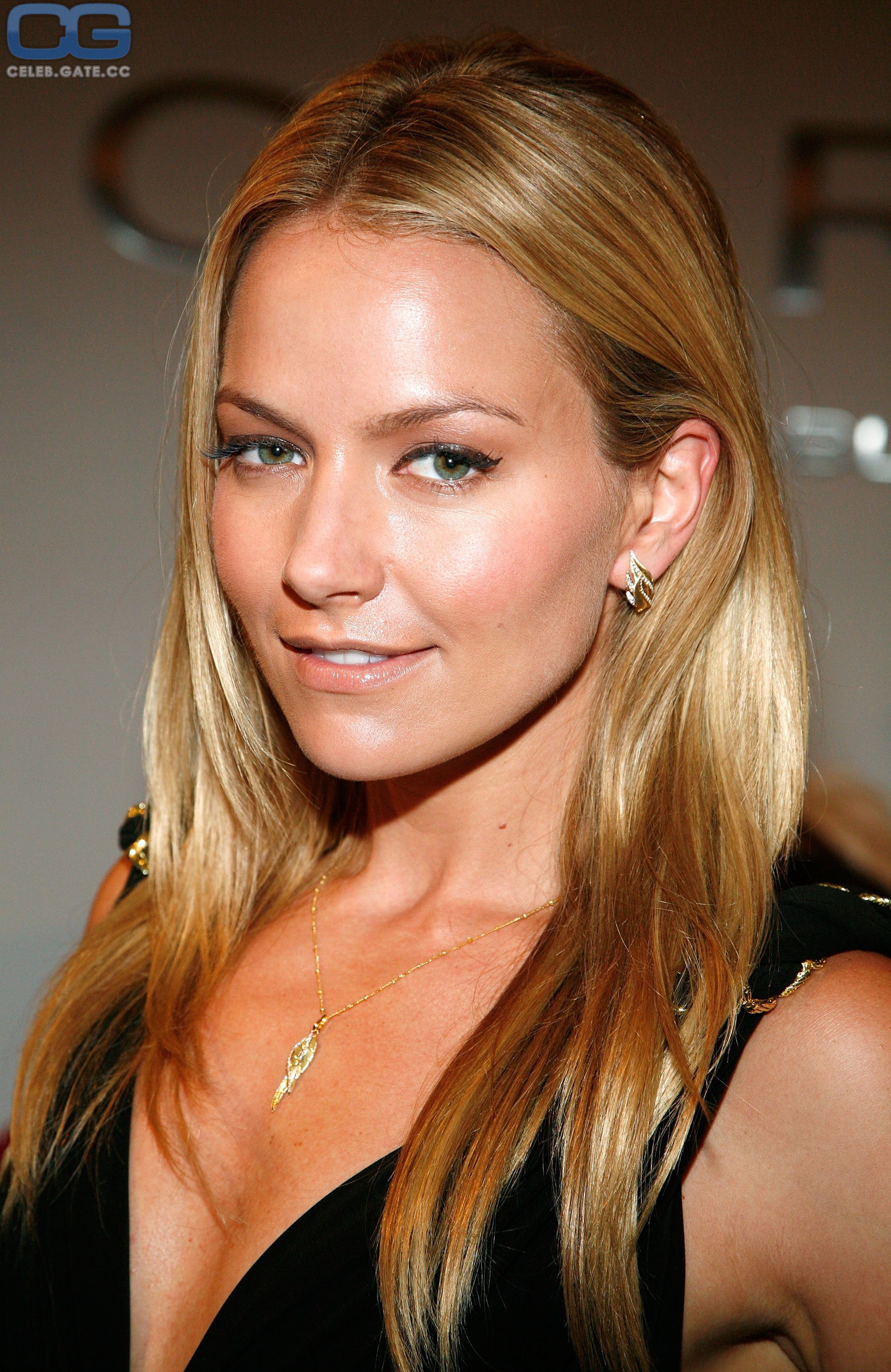 Becki Newton 