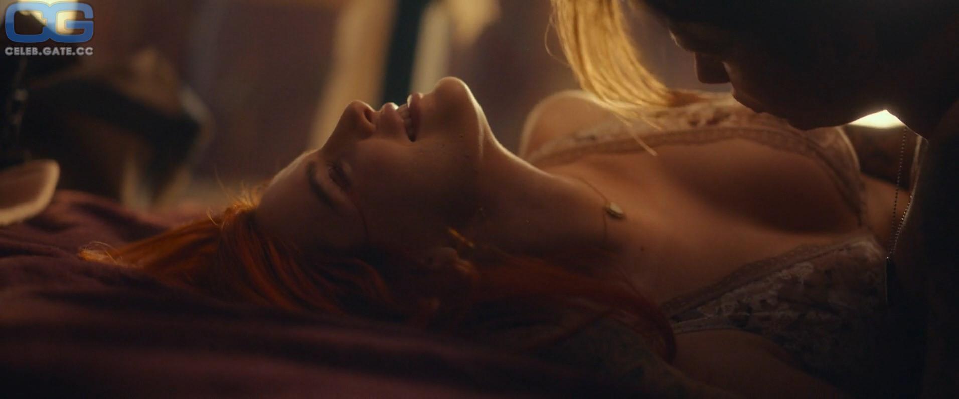 Bella Thorne 