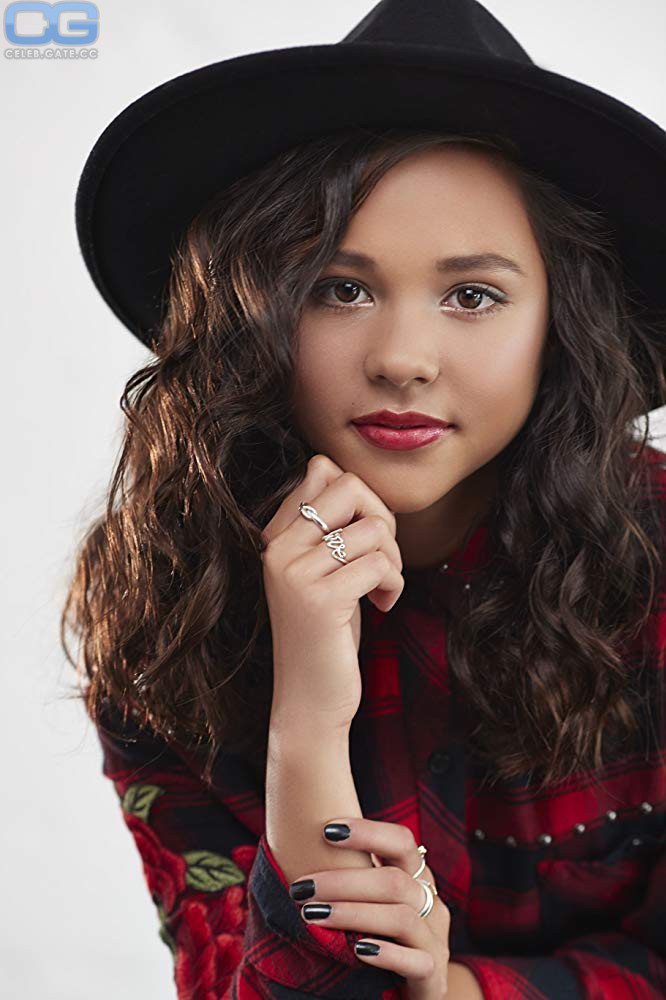 Breanna Yde 