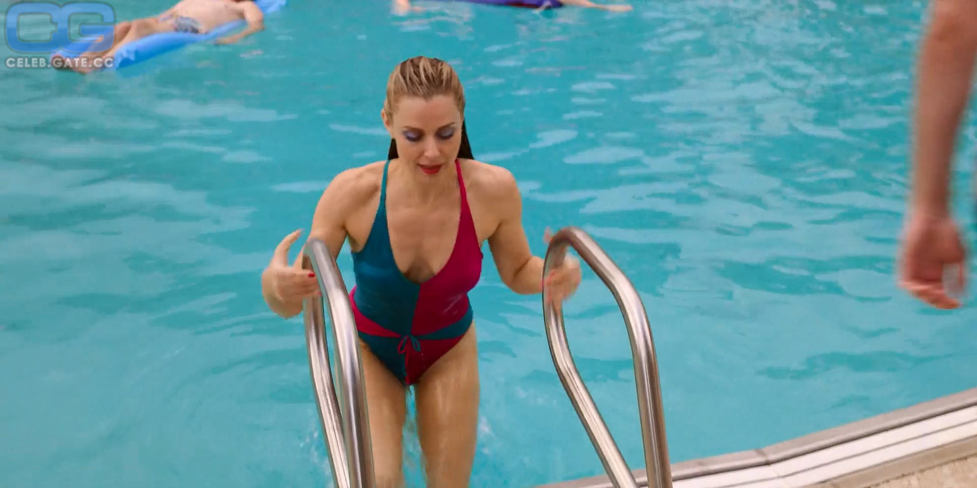 Cara Buono 