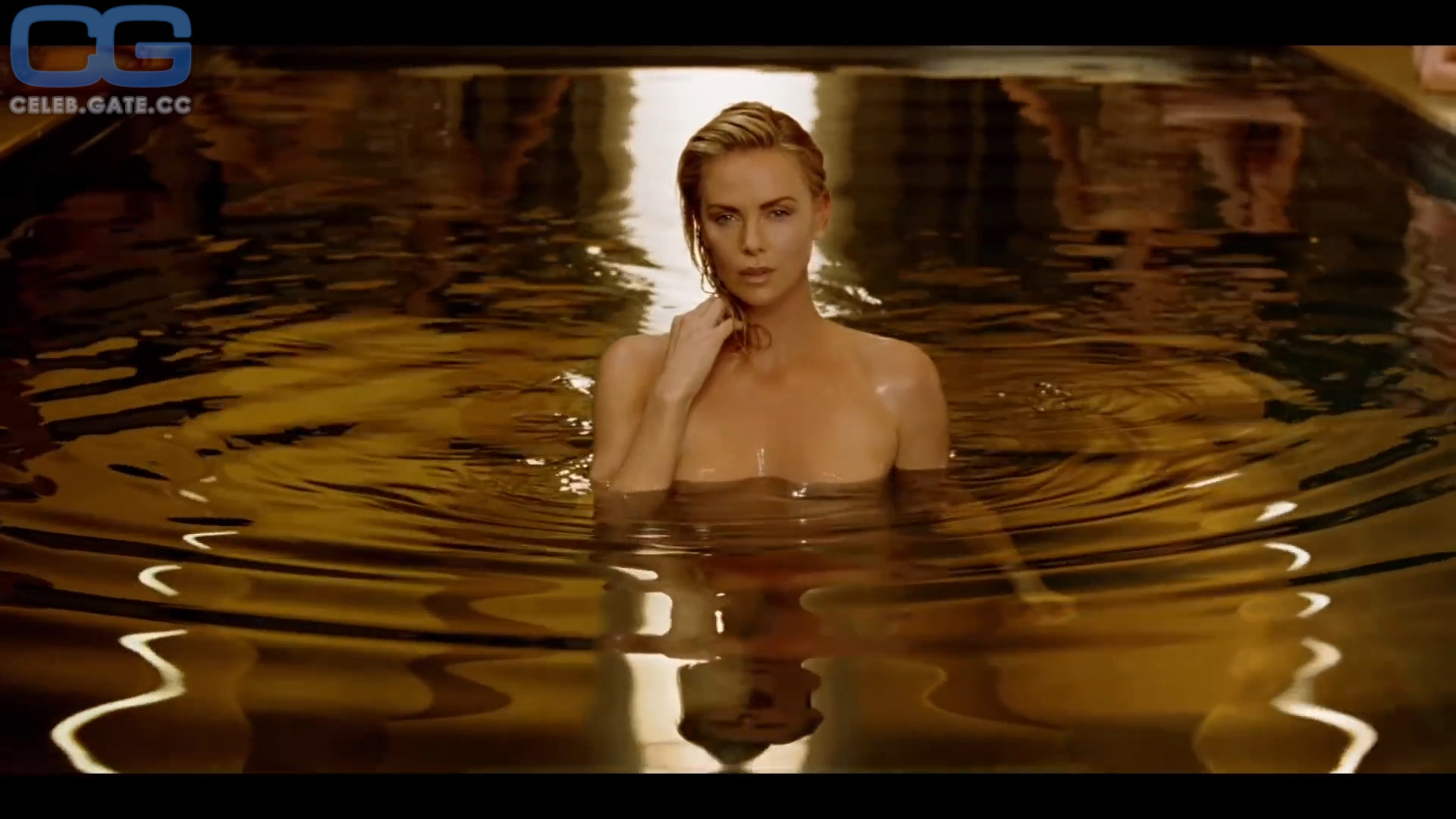 Charlize Theron  nackt