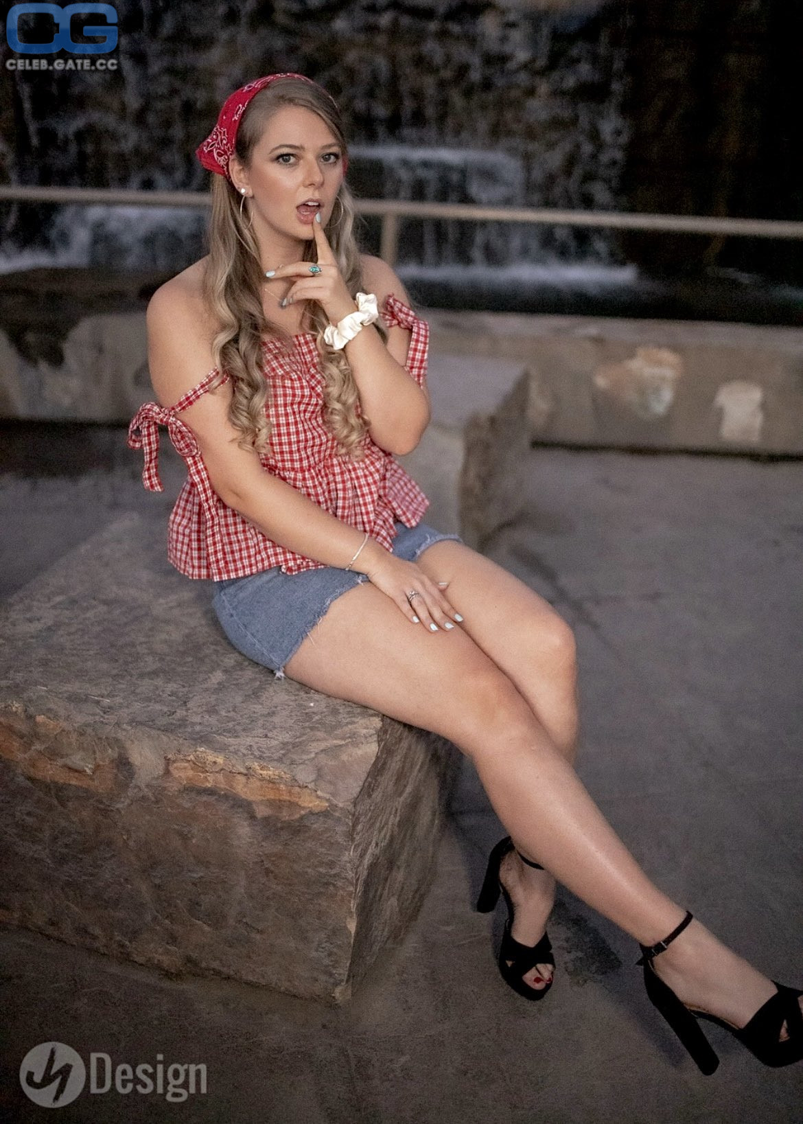 Courtney Knill 