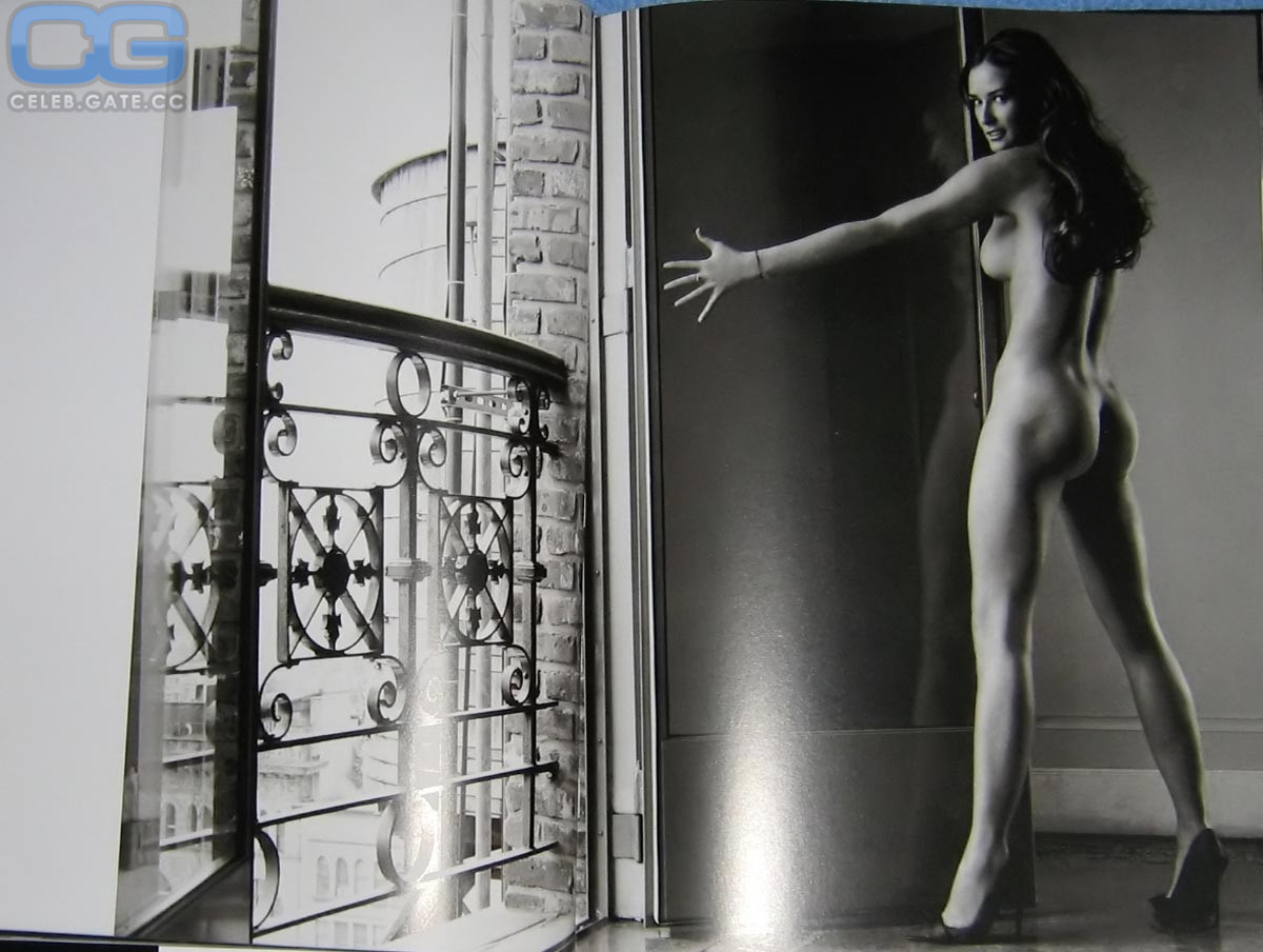 Moore nude photo demi Demi Moore