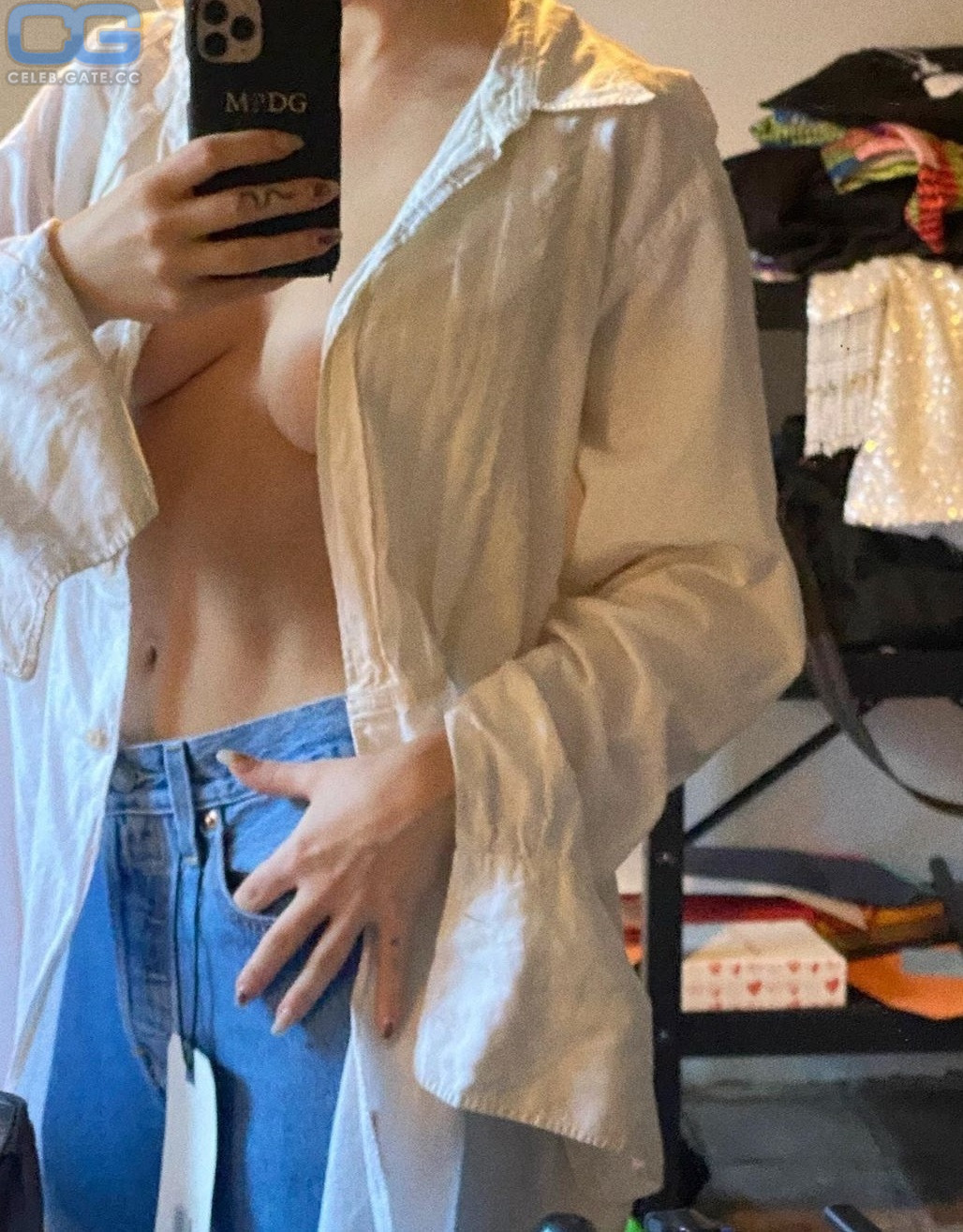 Nude pictures of dove cameron