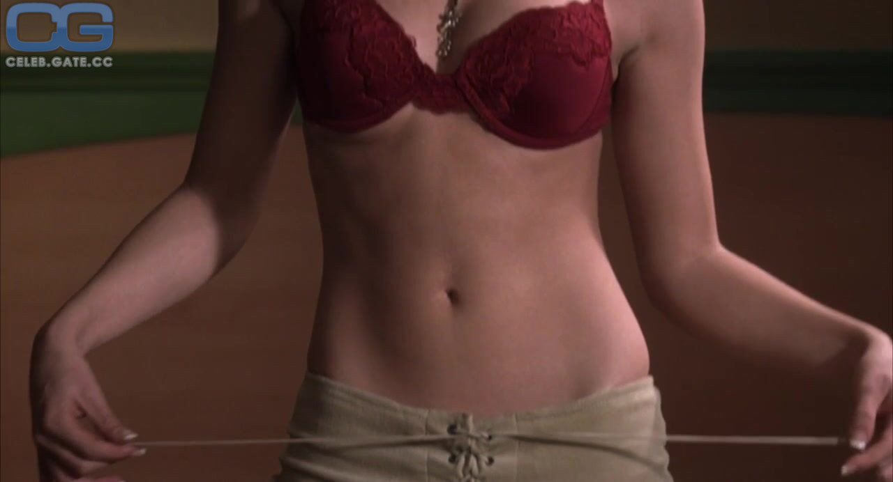 Elisha Cuthbert 