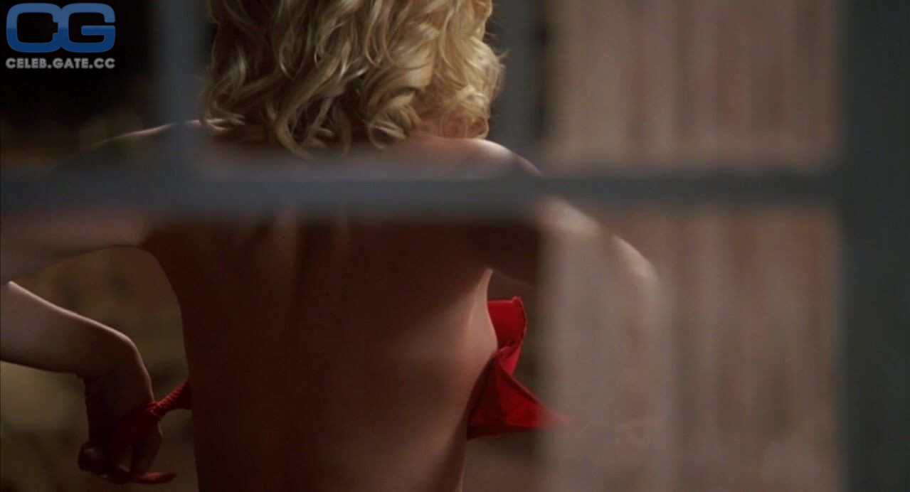 Elisha Cuthbert 