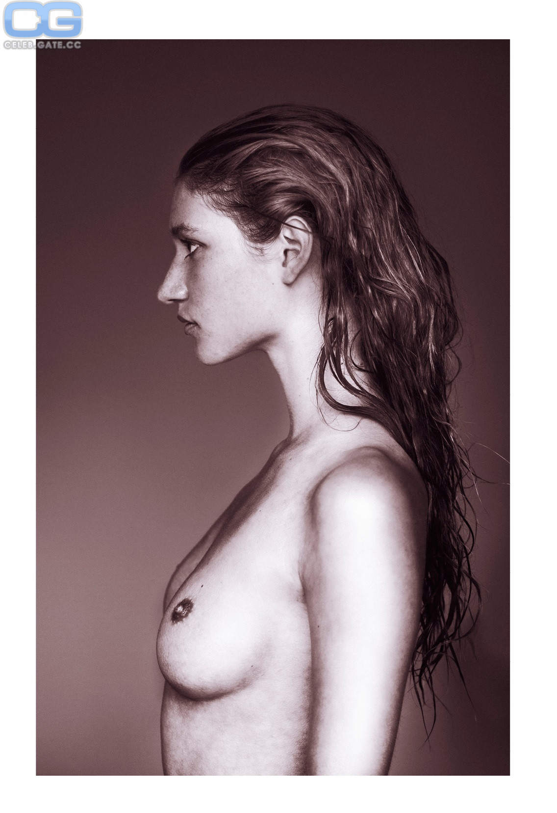 Elizabeth Elam naked