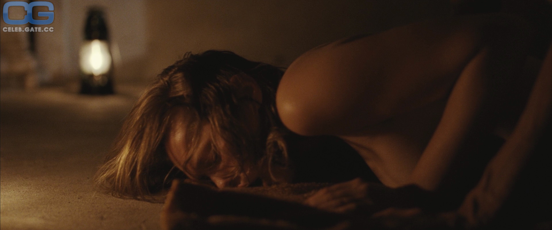 Elizabeth Olsen sex scene