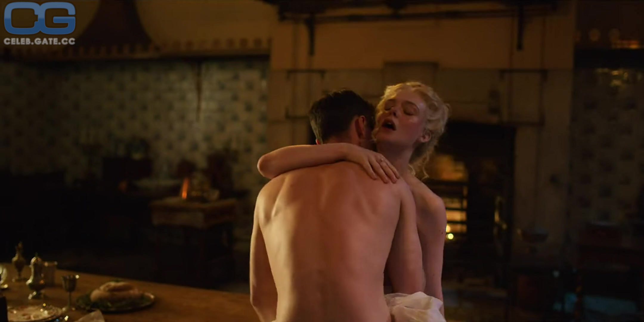 Elle Fanning 