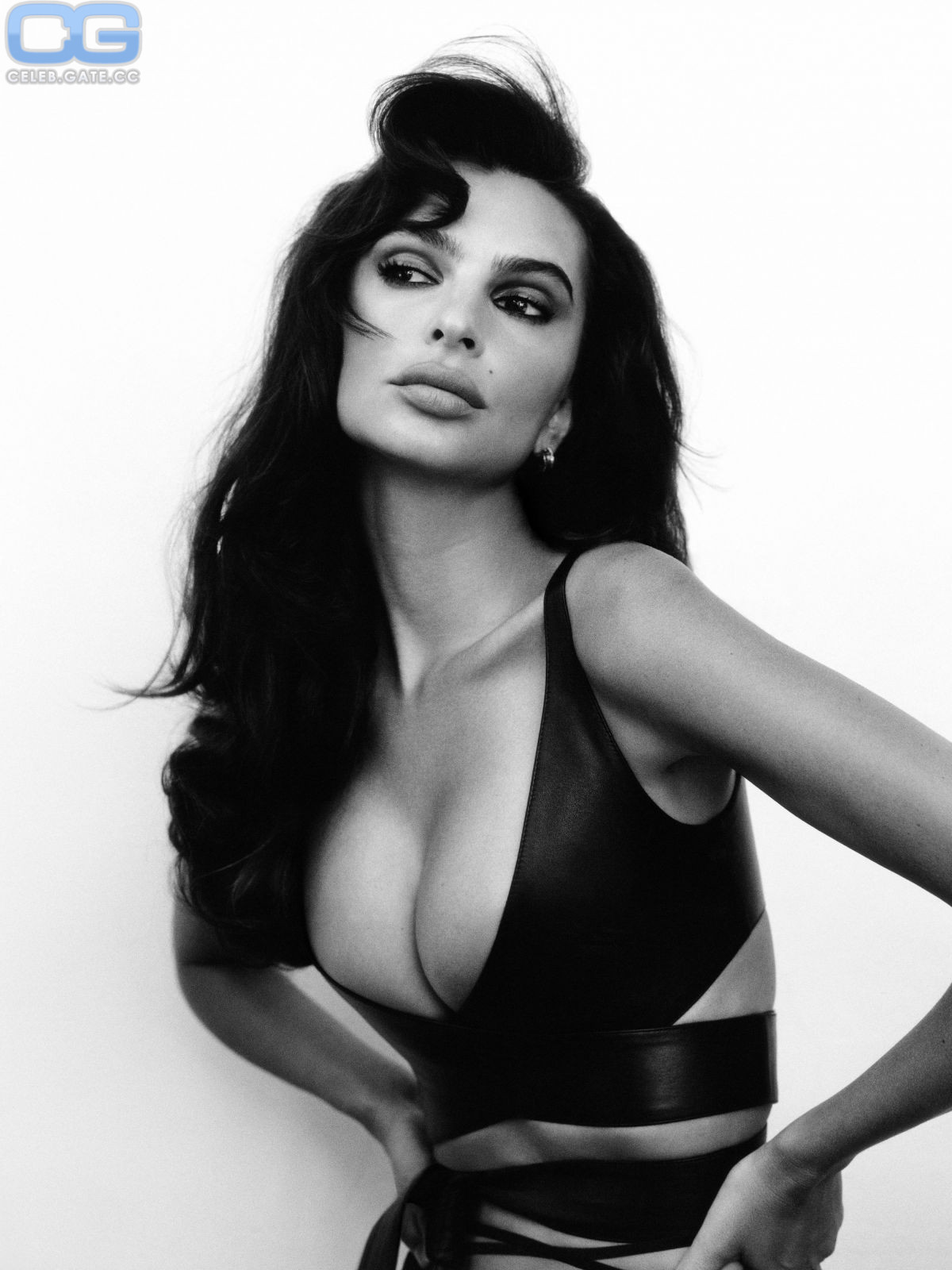 Emily Ratajkowski 