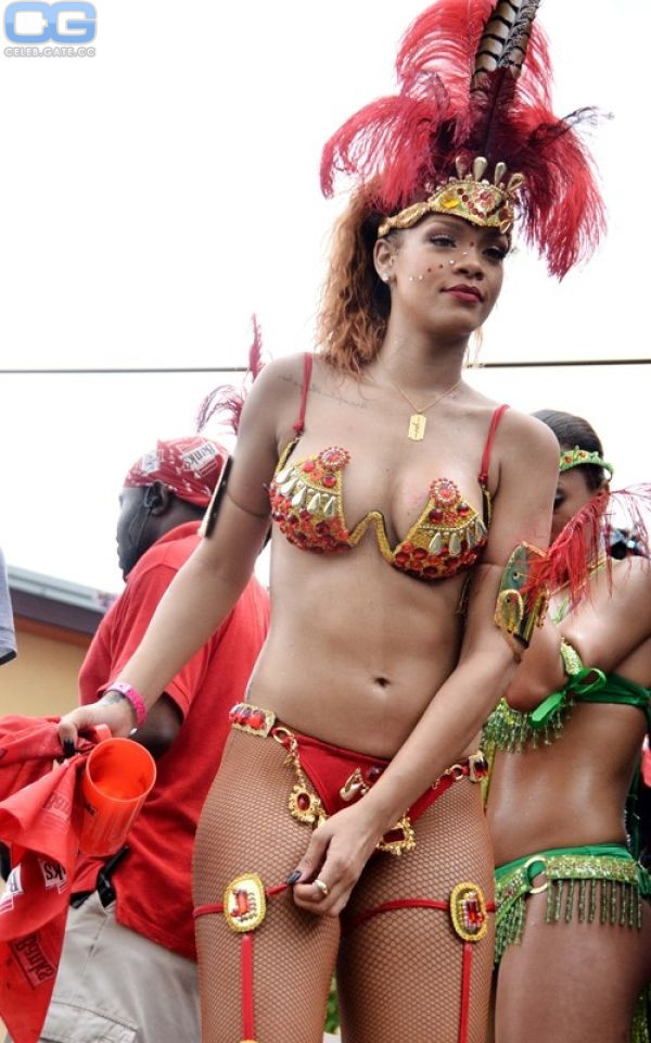 Rihanna Nackt Nacktbilder Playboy Nacktfotos Fakes Oben Ohne