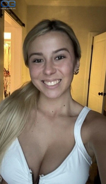 Haliey Welch 