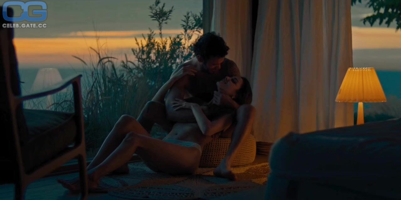Hande Ercel 