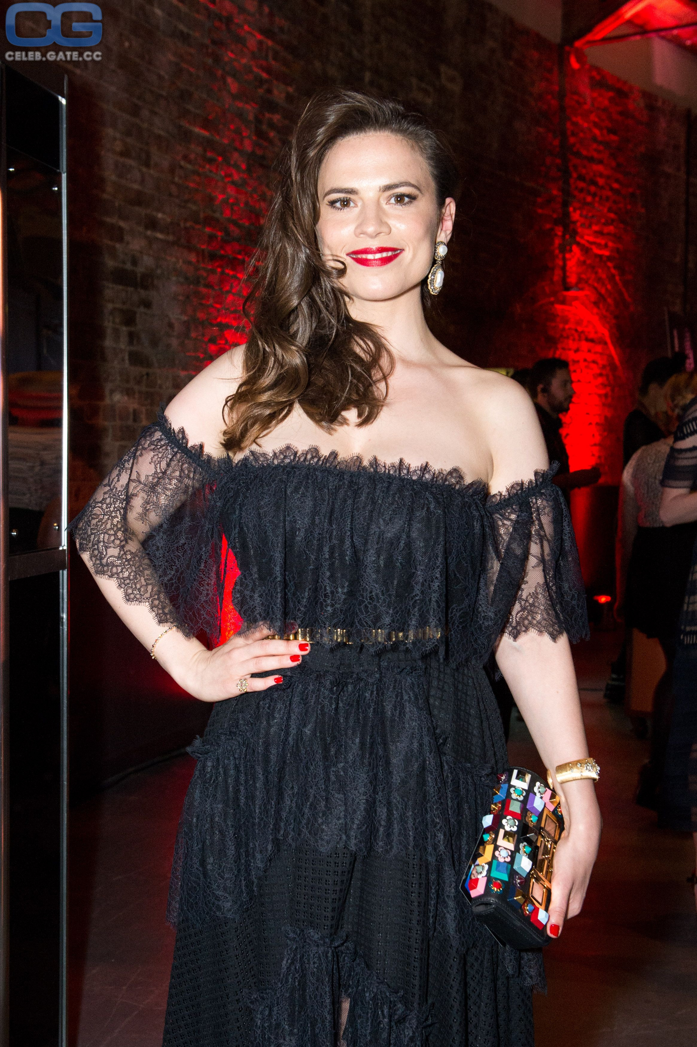 Hayley Atwell braless