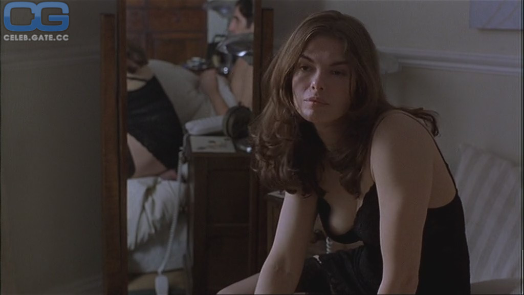 Pictures jeanne tripplehorn of nude Basic Instinct