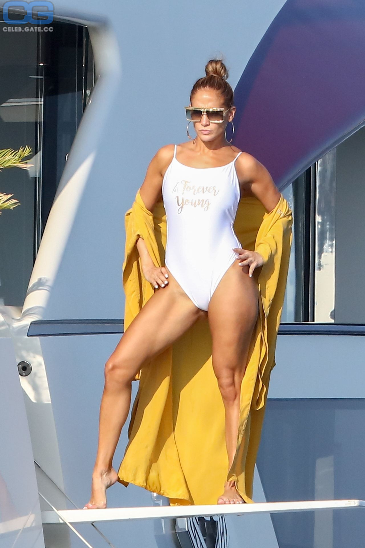 Nackt jennifer playboy lopez Jennifer Lopez