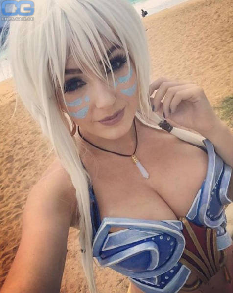 Jessica Nigri nude