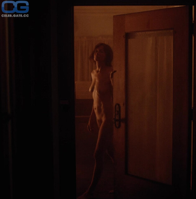 Julianne Nicholson 