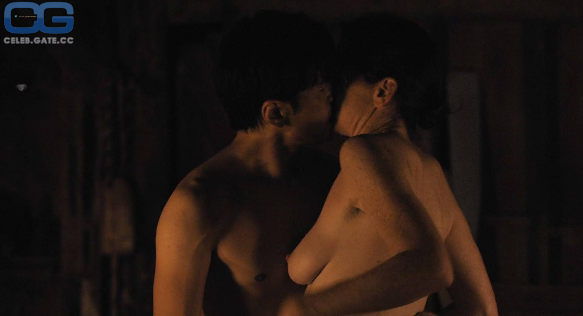 Julianne Nicholson 